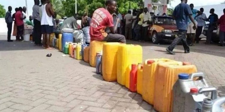 Fuel shortage looms as Bank of Ghana rations dollars, says Bloomberg