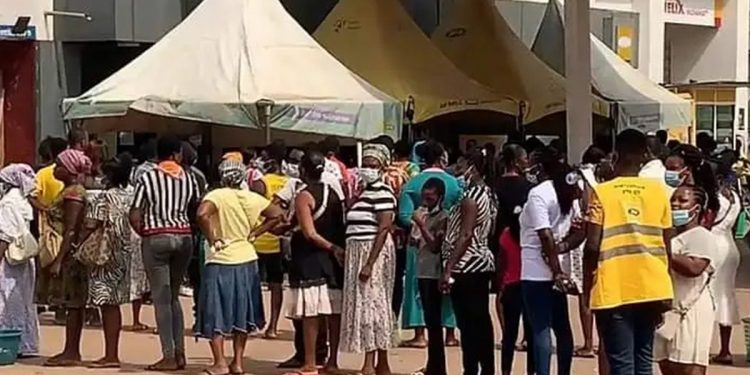 Ghanaians in queue to do SIM card Registration