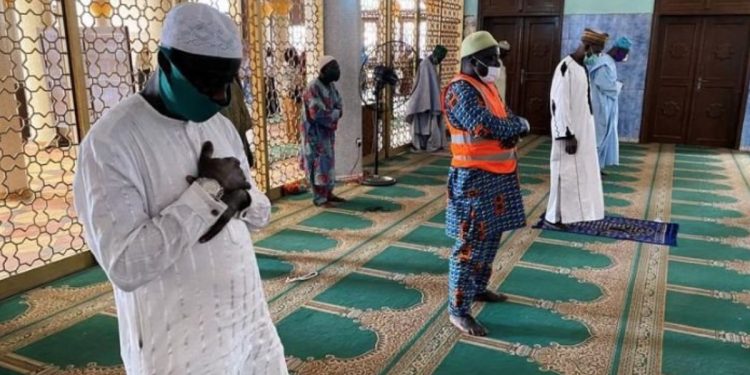 Gunmen kidnap Nigerian worshippers attending prayers at mosque