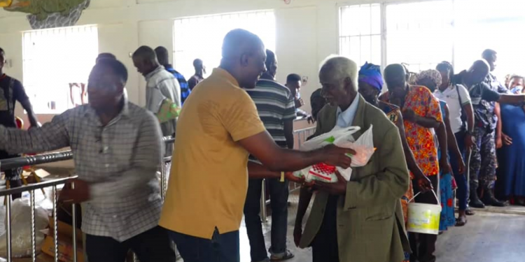 Tobinco presents Christmas packages to 2000 people at Tarkwa Awodua